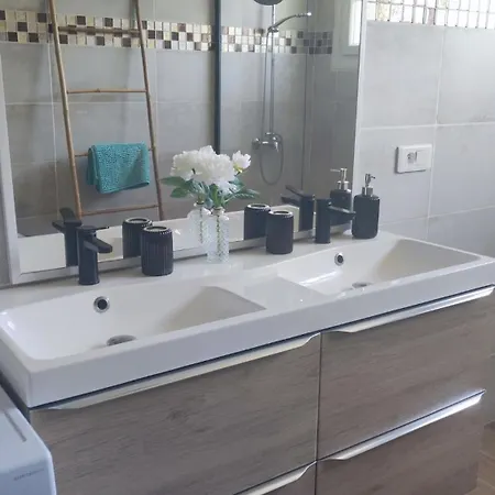 度假居 Avec Jacuzzi En Perigord *