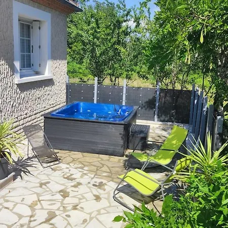 度假居 Avec Jacuzzi En Perigord